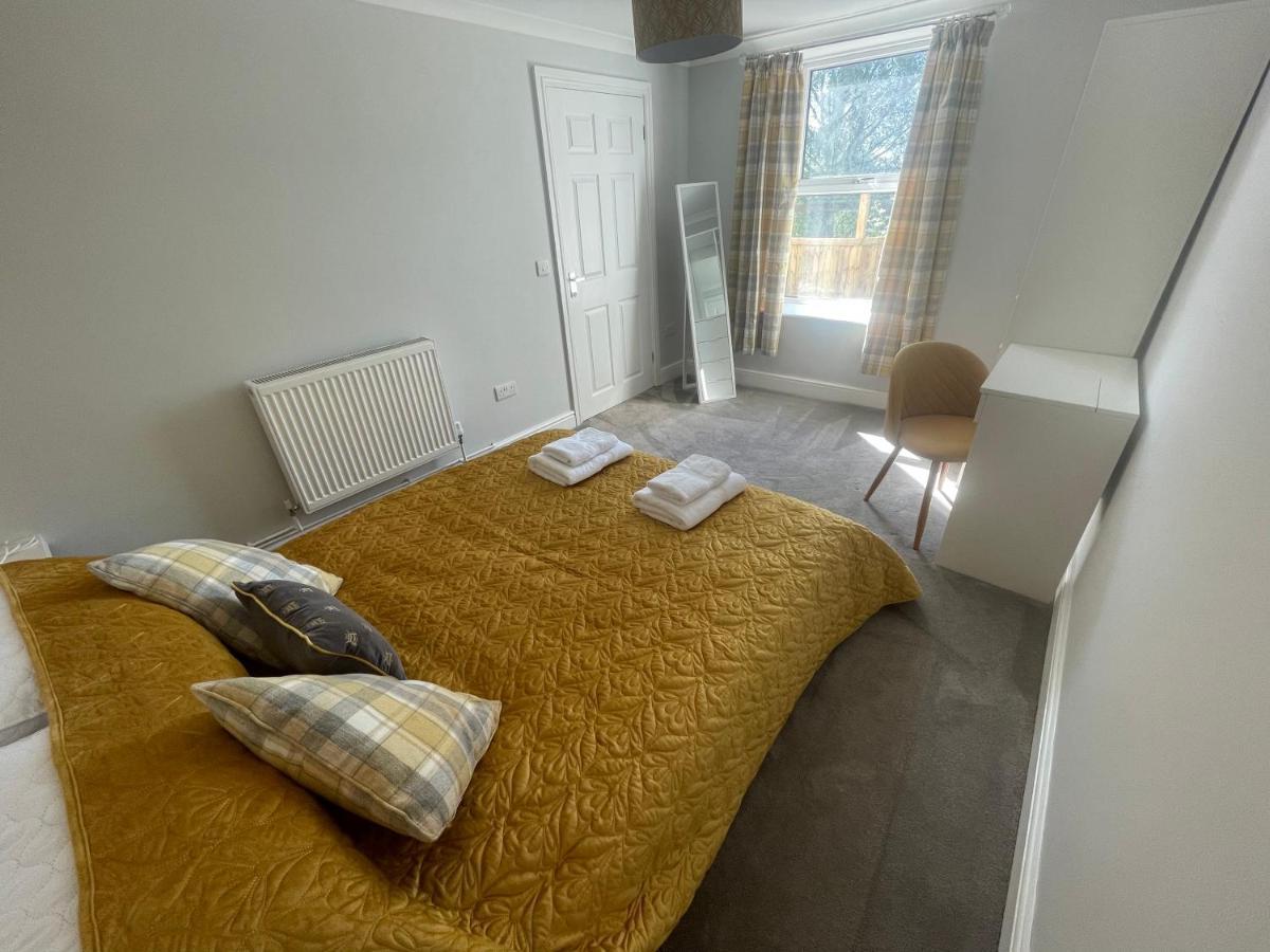 Immaculate One Bedroom Home With Private Parking Swansea Zewnętrze zdjęcie